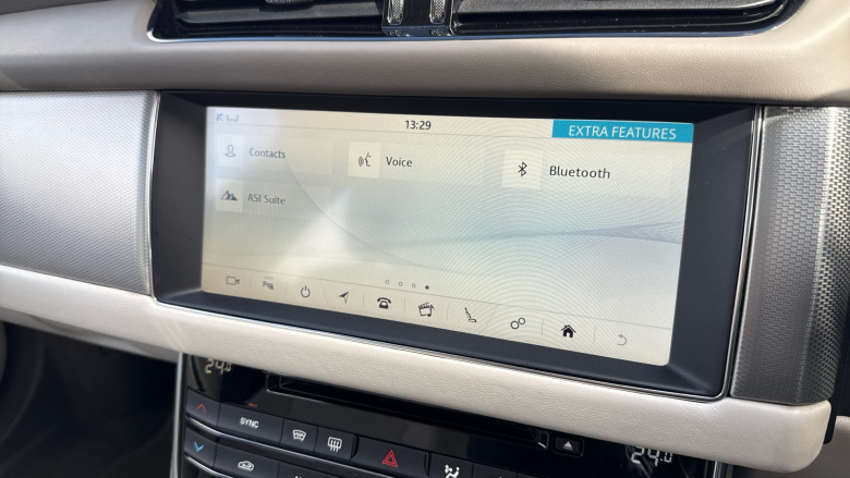 Jaguar XF 2.0i [300] Portfolio 5dr Auto AWD Petrol Estate